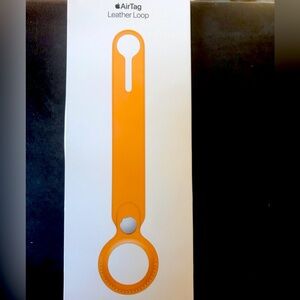 Apple Genuine Leather AirTag Loop NIB